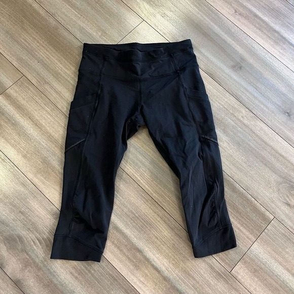 lululemon athletica Pants - Lululemon Black Cropped Athletic Workout Pants Women 6
